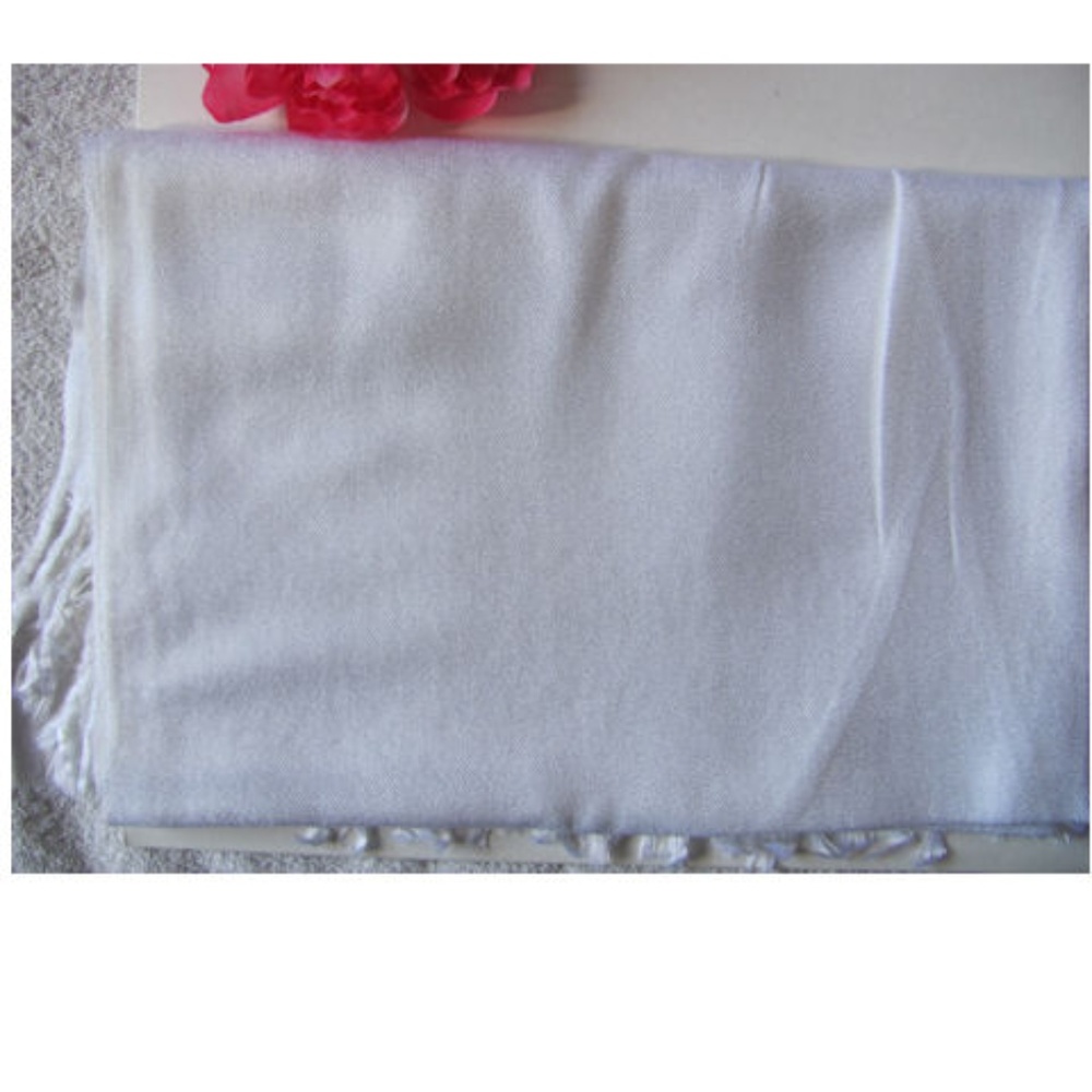 PASHMINA SCARF BRAND NEW GORGEOUS SCARF 70 % PASHM